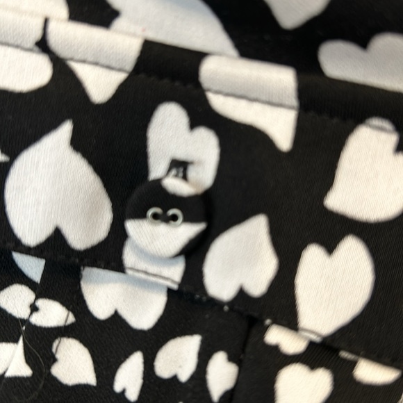 Karl Langerfeld cap sleeve back and white print top - Picture 8 of 8